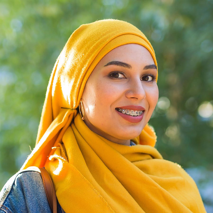 arab-woman-student-beautiful-muslim-female-student-TBCK6TK-resize.jpg